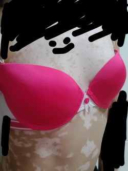 tittiecookie:  @fakejay A pic or it didnt happen ✌  LOL yah its one of my normal bras as well until the number label came out from too much washing. i got it at 15 eh cheap cheap replica of victoria secret pink feels HAHAH