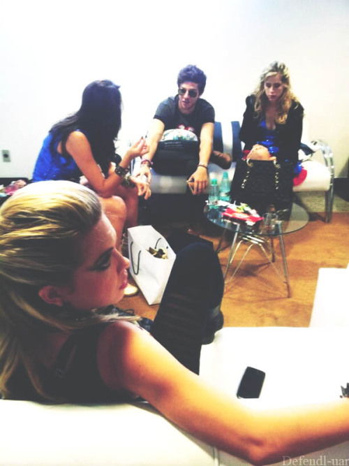 i-love-rbr:  Bastidores {em Brasília}  adult photos