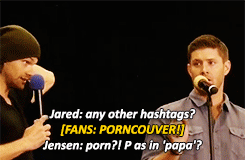 shelovesjared:  winchestrbrothrs:jared and the fans trying to help jensen send his