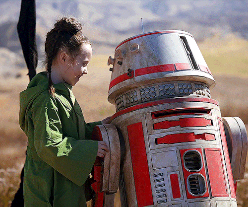 swsource:“She loves droids more than anything in the world. Vivien loves droids.” Ewan McGregor about Vivien Lyra Blair | Obi-Wan Kenobi: A Jedi’s Return (2022)