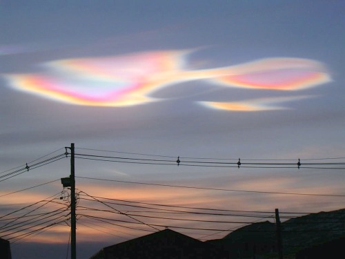 toaster-drewdle:Polar stratospheric cloud photographed in Antarctica