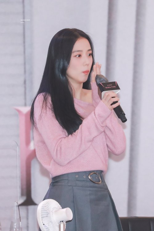 yg-kimjisoo:  220925 Blackpink Kim Jisooat Born Pink Fansigning Event‬‬© one more carrotdo not edit, crop, or remove the watermark