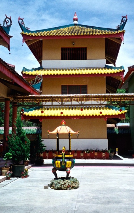 Courtyard, Buddhist Temple, Cameron Highlands, Pahang, Malaysia, 2000.Descendants of Chinese laborer