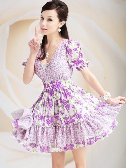 young-pretty-doomed:  pinkandpleated:  morpheusboutique.com  I want that dress. 