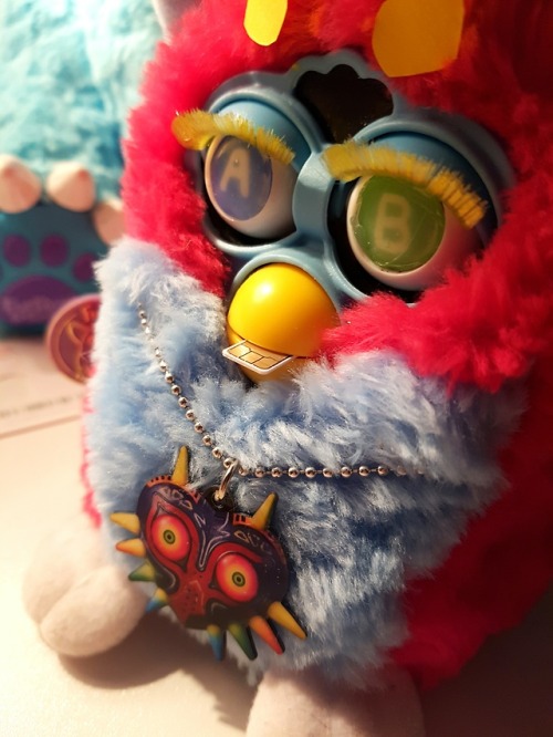 gamerfurby: SIM cards are good snacks for your furby, when given in moderation.