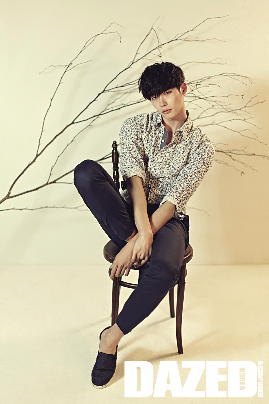 hitoritabi:  natwalan:  [Photo] Lee Jong Suk @ Dazed Korea Magazine April 2014 (HD