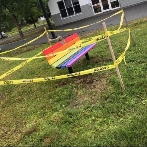 thepleasuregoblin:eliteknightcats: picsthatmakeyougohmm:hmmm bench that makes you gay SCP