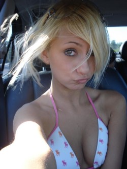 bimbo-for-all-pix:  dollName: JuliaPics: 28Looking for: Men/WomenSingle:  Yes.Profile: HERE