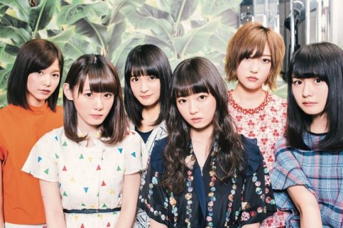 yurnahirate: 明日発売「OVERTURE 010」表紙は欅坂46・平手友梨奈さん！他にも、今泉さん、織田さん、小池さん、志田さん、渡邉さん、長濱さんによる1998年生まれ同級生企画や、『W-KEYAKIZAKAの詩』MV密着、欅坂好き有名人インタビューなど、40Pの大特集！SPプレゼントも！ 