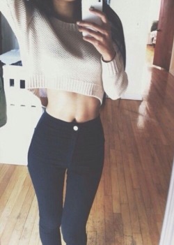 luxury-andfashion:  Crop Sweater / High Waist Jeans 