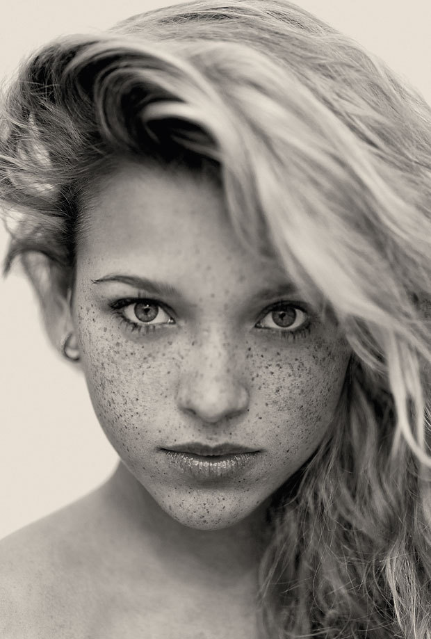 s0mmerspr0ssen:   For his recently published picture book Freckles (Splice Pictures