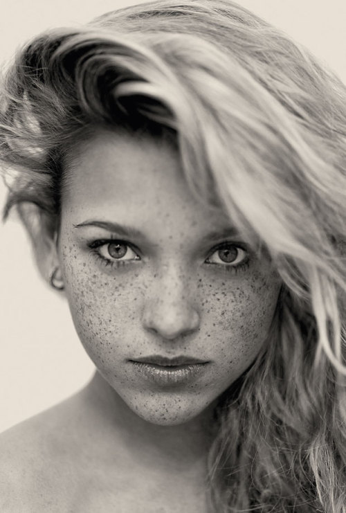 chubrubqueen:  s0mmerspr0ssen:   For his recently published picture book Freckles (Splice Pictures Publishing), the Swiss photographer Reto Caduff has taken pictures of freckled women all over Europe. His pictures prove: freckles are beautiful. Don’t