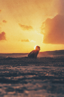avenuesofinspiration:  Sunset Surf | Photographer © | AOI