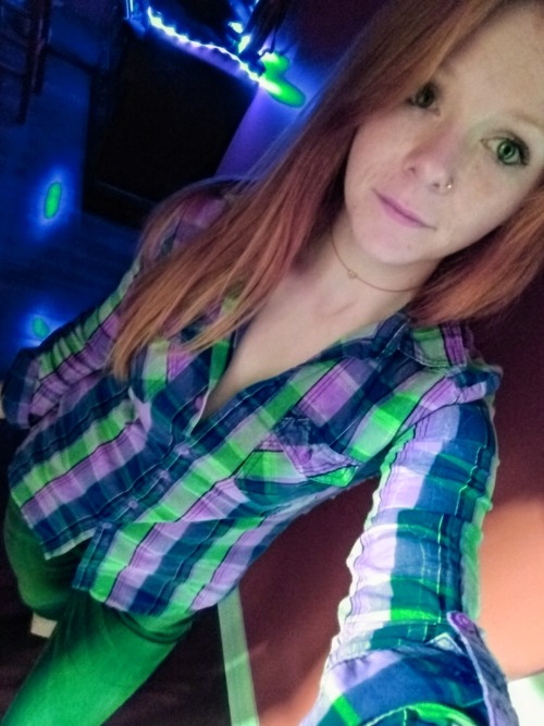 shybreadexpert: grayhairedgranniesloverboy:   neednsex:   goingtothemoonandback507:   1angelheadedhipster:   slowlysinking777:  Reblog if you think I’m beautiful. 😙🤗  Certainly, your a cutie!   Love it and Minnesota   What a sexy babe 🤤   Absolutely