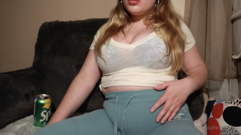 stuffed-princess-deactivated202:15 min Sprite bloat and belly play is up on OnlyFans