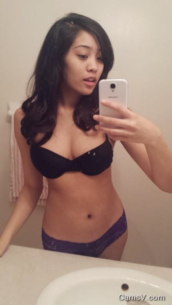 yournudeindians:  Sexy asian teen flaunting her big ass and perky tits.Follow me