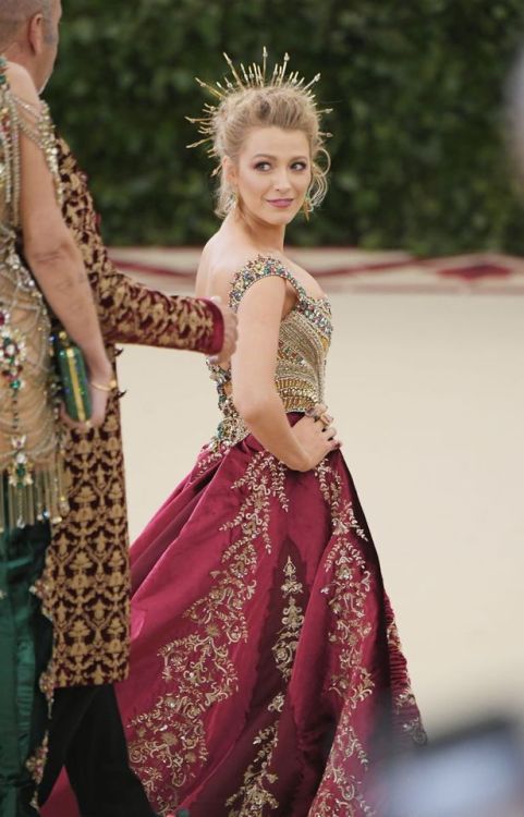 Blake Lively at the 2018 Met Gala. Gown: Atelier Versace. Shoes: Christian Louboutin. Jewelry: Lorra