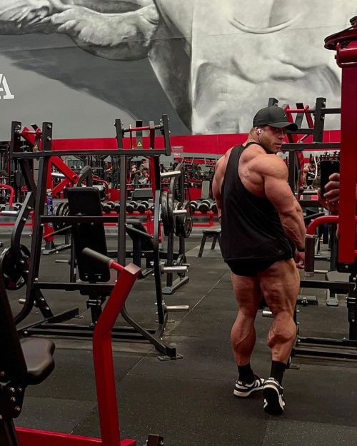 Josh Andrew And His Stonking Calves.
