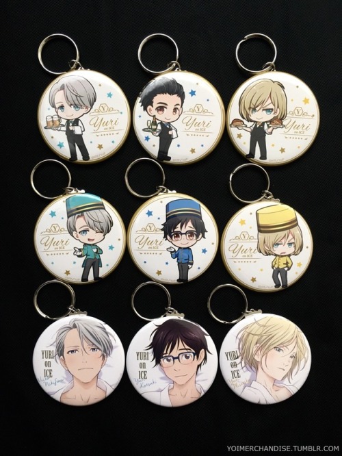 yoimerchandise: YOI x Gift x Prince Hotel Sunshine City Can Badge Keyrings Original Release Date:November 2017 Featured Characters (3 Total):Viktor, Yuuri, Yuri Highlights:Gift’s latest can badge keyrings feature the main trios visuals from the Prince