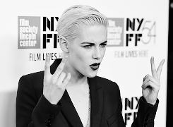 melindasordinos:  Kristen Stewart | Adorable Moments at the New York Film Festival