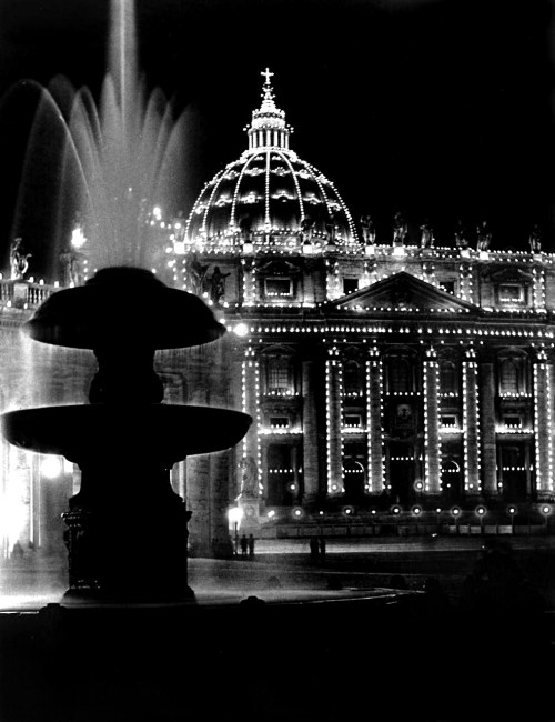 onlyoldphotography:Alfred Eisenstaedt: St. Peter’s Basilica lit up during Holy Year. Rome, 193