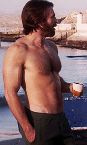 forchrisevans:  chris evans + shirtless😏