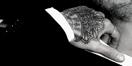 zayncl: Hand Tattoo 