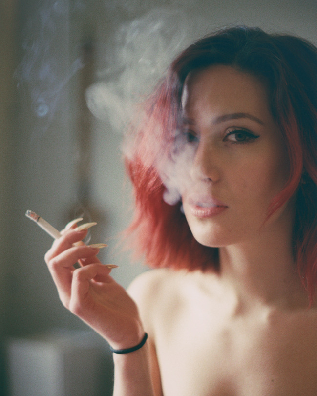 robdibbler:  I don’t really know what it is I like about woman smoking……. but