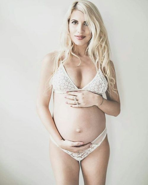 sexypregnancy:  maternityfashionlooks:  @tiamariai @tiamariai @tiamariai  Are you a pregnant or brea