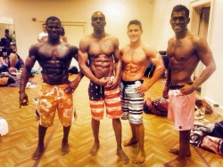 lifeofalifter:  Some friends and me from the competition  And leg day was skipped