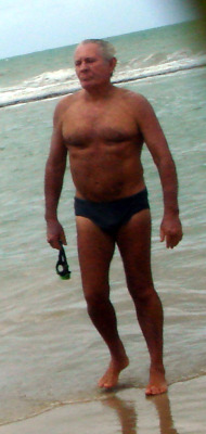 ericlassard:  ::: GREY HAIRED SPEEDO GRANDPA