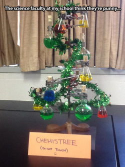 rage-comics-base:  Chemistry lab Christmas tree…http://rage-comics-base.tumblr.com 