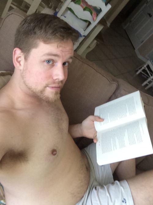 blogartus: thecubdiaries:  fierceisnotenough:  Herro :)  So cute!  blogartus:        A belly begins with a wee bit of pudge 