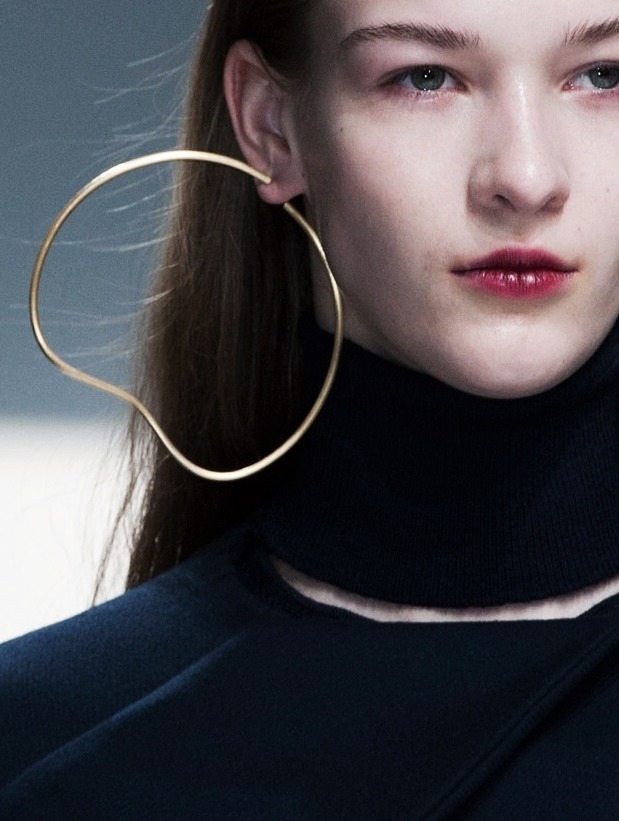 drencrome:  rovrsi:  Details at Hussein Chalayan F/W 2014-15.  .
