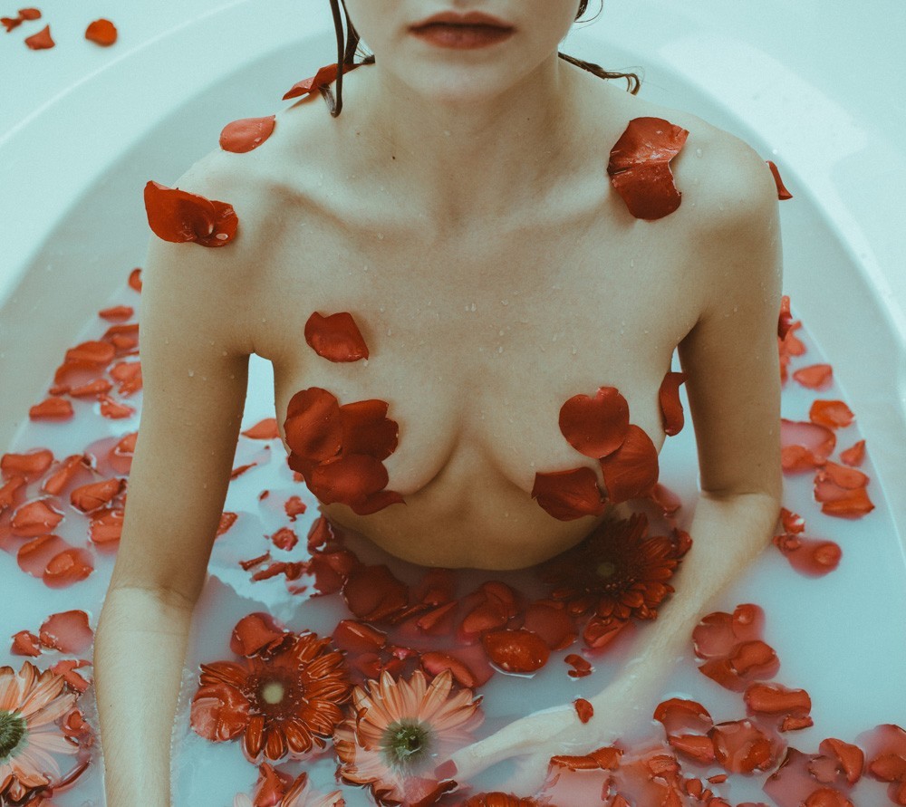 wetheurban:  Roses Are Red, Enzee Creative Toronto-based photographer duo Zac Booth