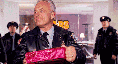 kane52630:Relax, Sparky, I was on the bomb squad for 10 years.Jingle All The Way (1996)