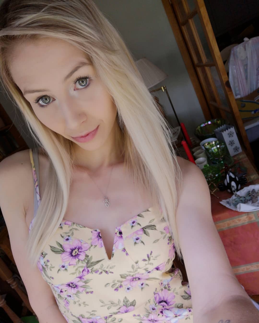 petite blonde teen selfie video gallerie photo