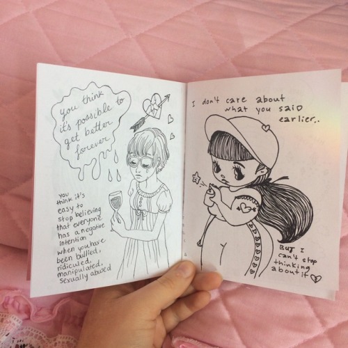 I made a collab zine with @nosebleedsundae. Basically we sat one afternoon and we drew and talked ab