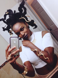 darkskinnedblackbeauty:  Happy Halloween, from Medusa. justleanna.tumblr.com 