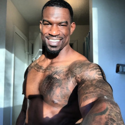 gr8kingofhearts:  bmoneyworld:  Antron Dillon