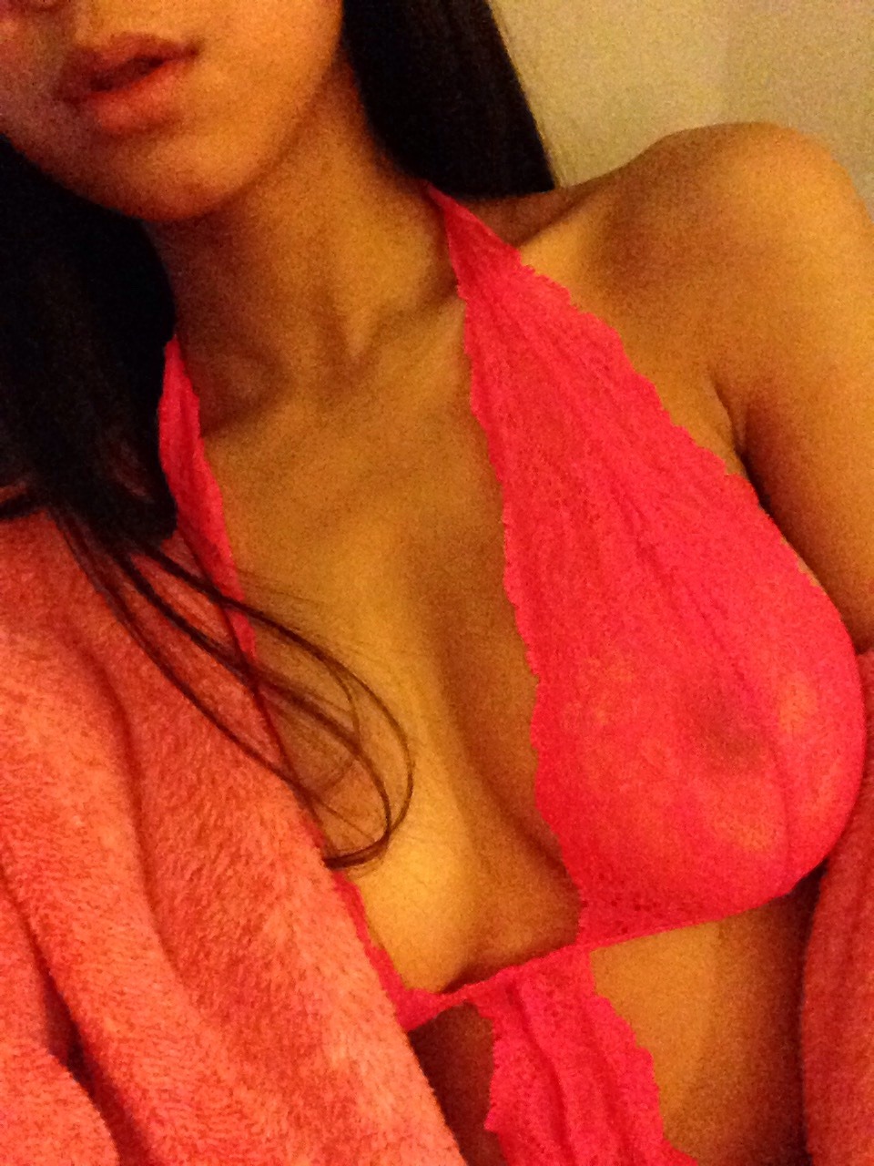 sswalloww:  lmao when ur tryna stay sexy but warm