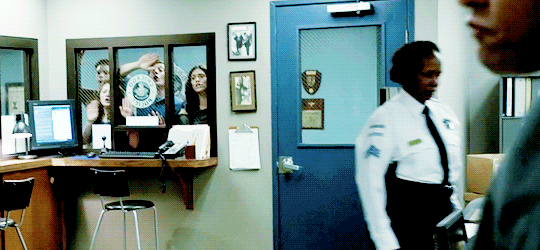 bombboldbeauty:  colormekinkee:  bombboldbeauty:  torple:  They’re still questioning