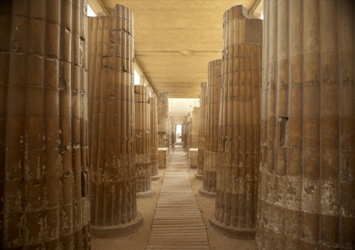 Roofed colonnade corridor leading into the complex of the Pyramid of Djoser. Old Kingdom, 3rd Dynast