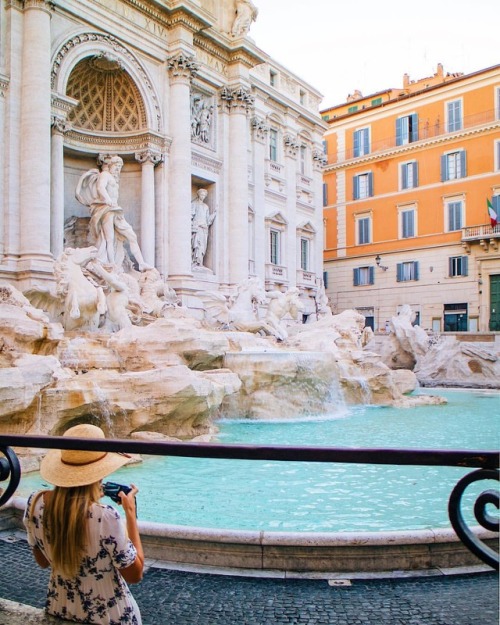 L A G R A N D E B E L L E Z Z A // Un momento di prima mattina a Fontana di Trevi• • • • #visitrome 