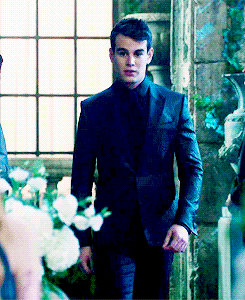 stealmyclockworkangel:  he’s so beautiful ♥♥ 