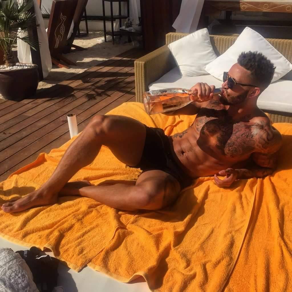 aworldofmenz:  A World of Menz 
