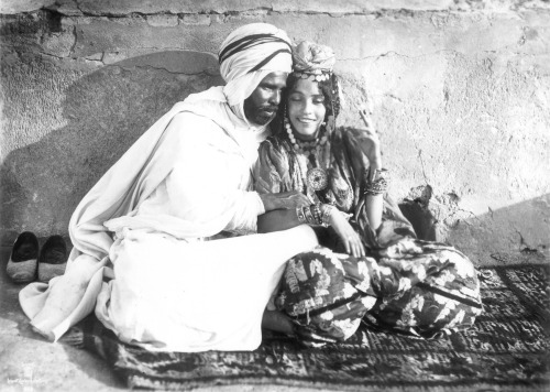 Ouled Nail man and woman by Rudolf Lehnert, 1904