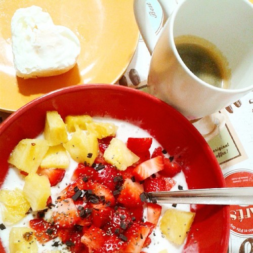 Del paladar al cielo y no se puede decir más! #granolafit casera con leche de coco, queso fre