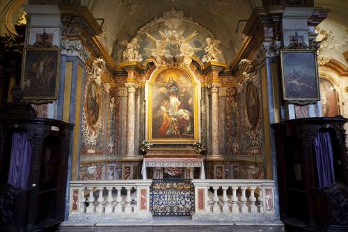 ars-videndi:Some of the baroque side altars at San Francesco d'Assisi (Torino)1. Altar of the Crucif