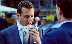 queenrafferty:  Harvey Specter + Eating